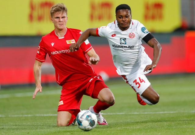 维斯塔潘个 维斯塔潘个