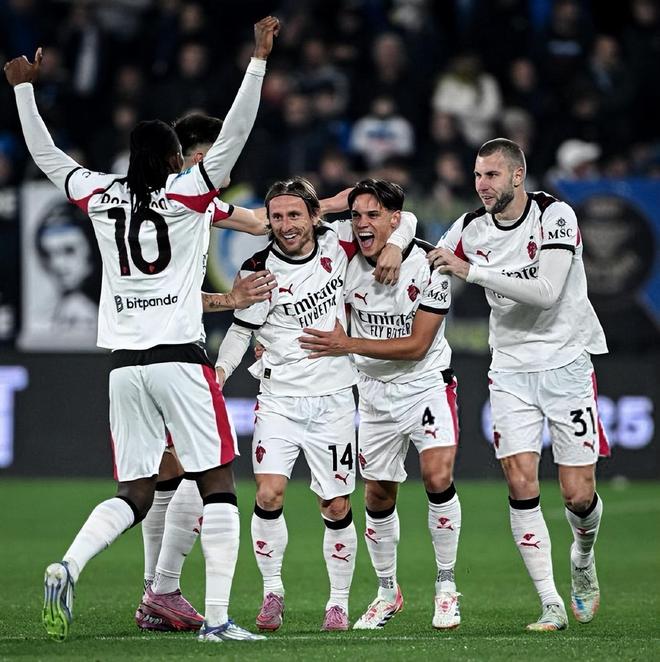 LCK冠军中单重铸王朝！T1喜提三连胜，Keria怂恿Oner抢AD五杀