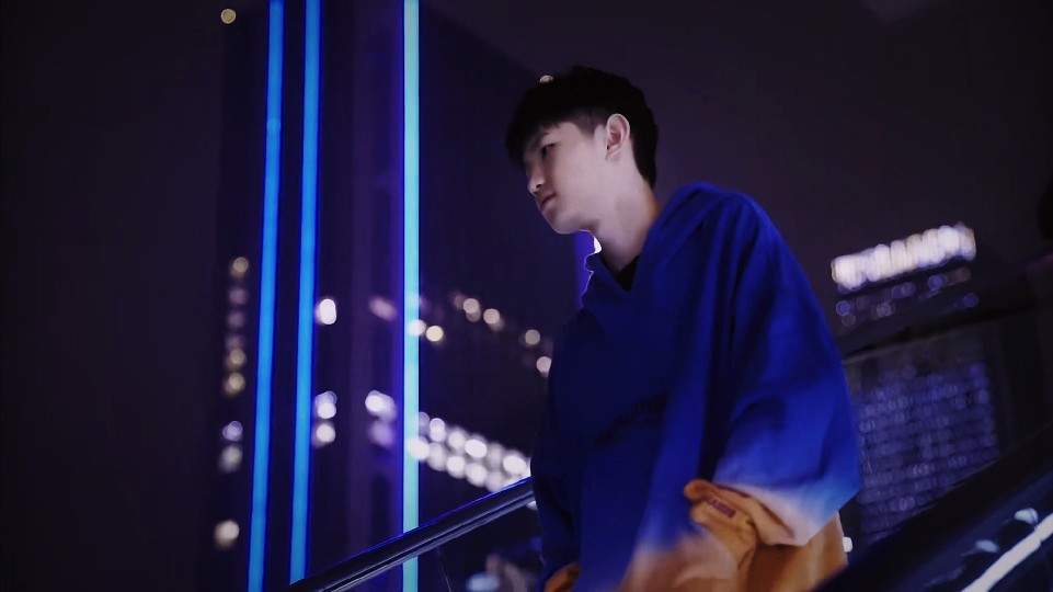 伦比亚的强 伦比亚的强